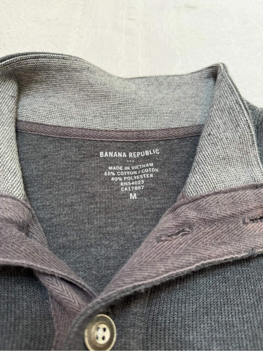 Banana Republic Gray 1/4 Button Pullover Men’s Shirt Sz Medium M Casual Sweater